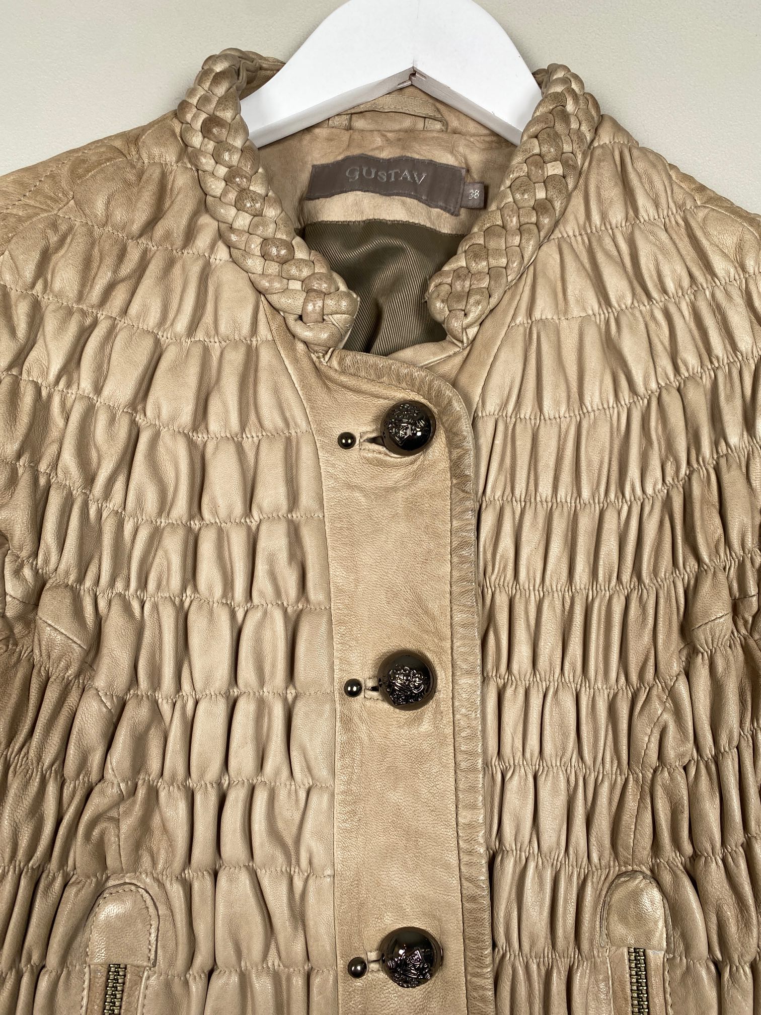 Gustav str. 38 <br/> beige læderjakke med stretch - Billede 2