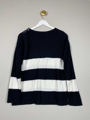 Skovhus st. L <br/> sort offwhite stribet strik bluse