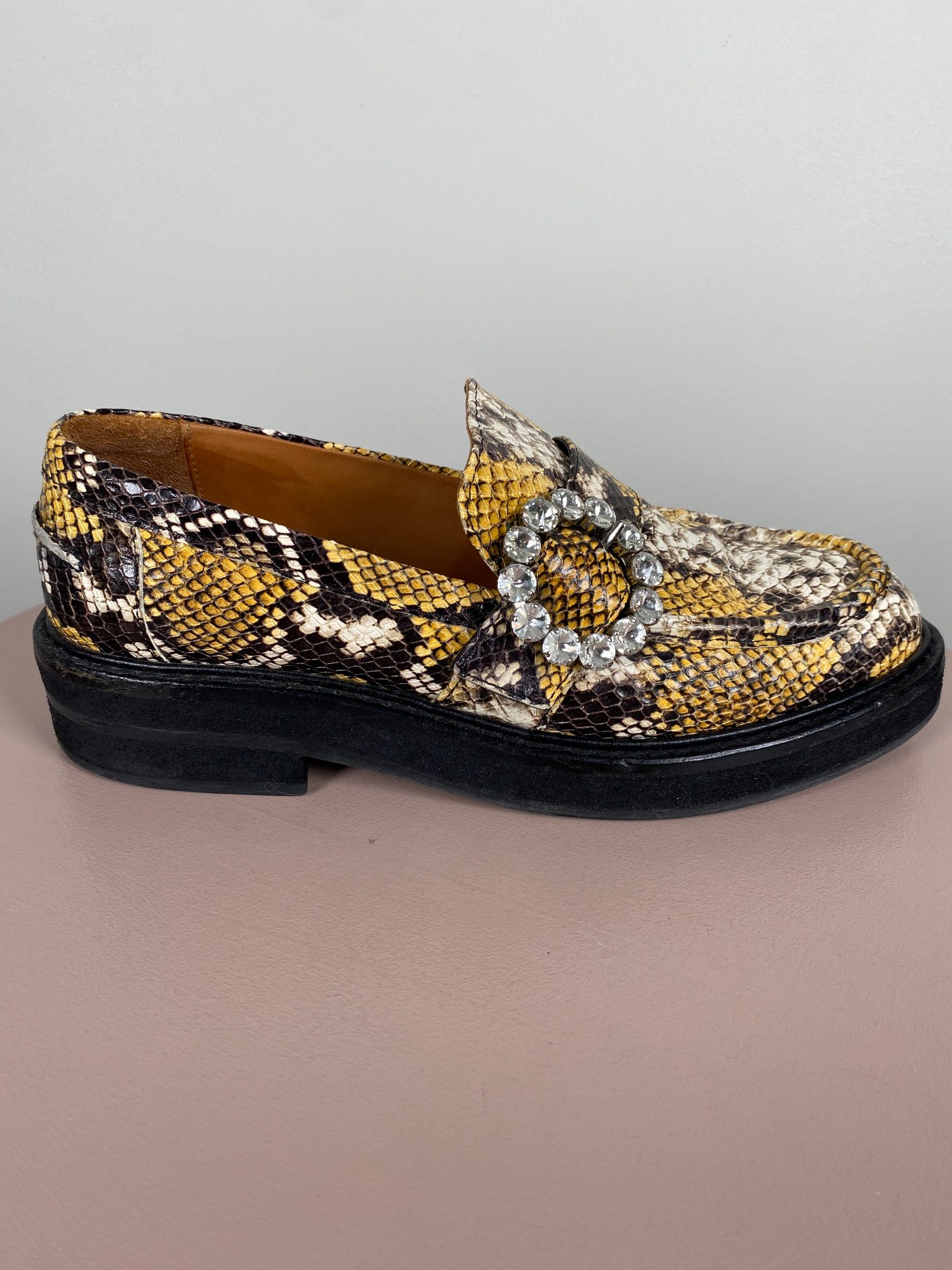 BilliBi str. 40 <br/> Piton loafers med spænde med similisten (incl. box)