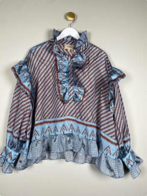 Joseph str. onesize <br/> blå og bordeaux bluse med flæser