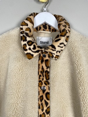 Stand str. 38 <br/> teddyjakke med leopardkanter