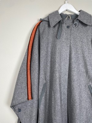 Jensen Coat Denmark str. M/L <br/> grå poncho