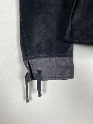 E str. M/L <br/> sort skindjakke