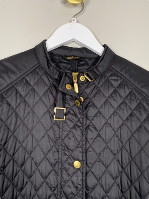 Barbour str. M <br/> sort quiltet jakke