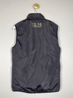 Twelve.Sixteen str. S <br/> Sort vest med fleece foer