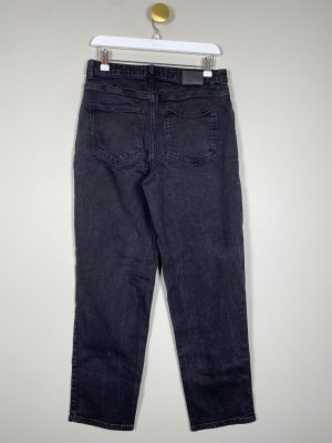 Five Units str. 27 <br/> Sort jeans