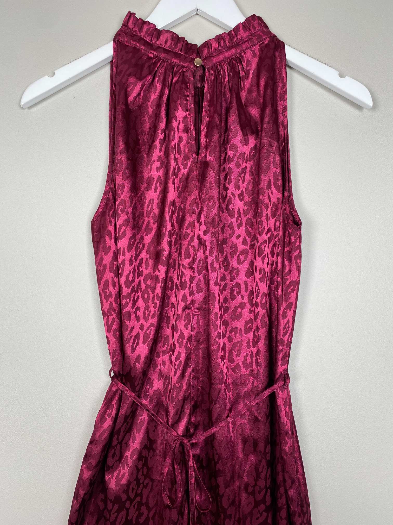 Sommerstedt str. S <br/> Kjole uden ærme med flæse i hals pink blomme - Billede 3