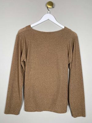 Marta str. S M <br/> guld nistret bluse med v front
