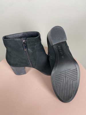 Ecco str. 37 <br/> sort kort støvle ruskind