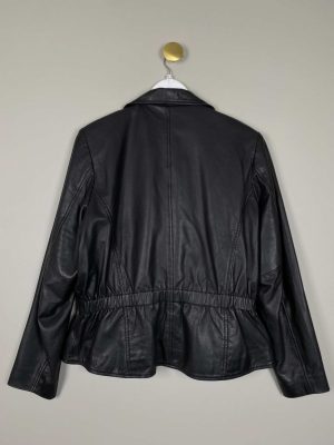 Selected Femme str. 42 <br/> Sort skindjakke med bælte