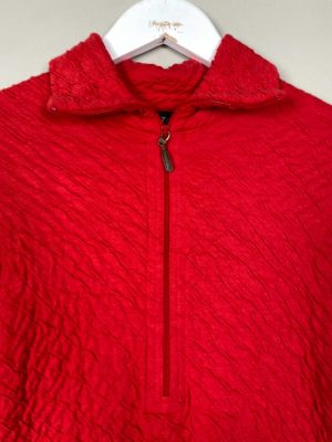 LaZoy str. S <br/> rød crepet jersey bluse med lynlås i front