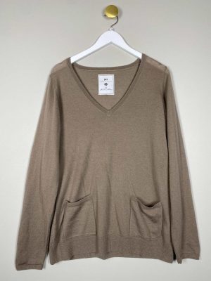 Day Birger Mikkelsen str. 38 <br/> brun strik med lommer og V hals