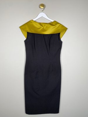 Skræddersyet str. M <br/> selskabskjole med krave