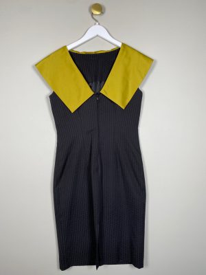 Skræddersyet str. M <br/> selskabskjole med krave