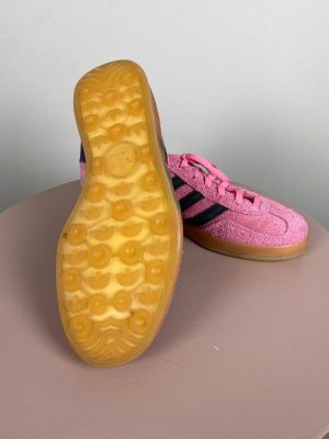 Addidas str. 39,5 <br/> pink sneakers med lilla striber