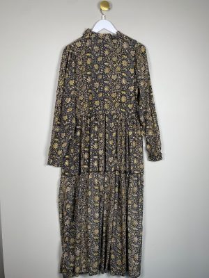 Black Color str. M L <br/> blomstret kjole med grøn og guld print