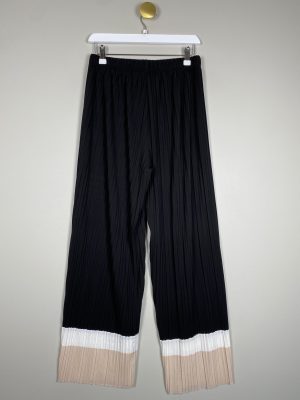 Isay str. L <br/> plisse buks slacs sort med beige offwhite ben