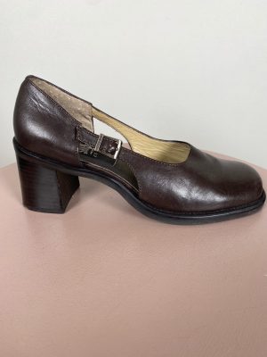 Ecco shape str. 38 <br/> brun pump med spænde ved side