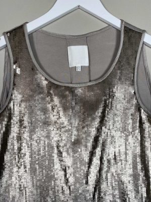 InWear str. 36 <br/> grå pailettop