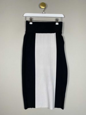 Balmain x H&M str. 38 <br/> sort nederdel med hvid stribe midtpå