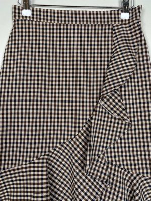 Mango str. 34 <br/> brunternet nederdel med flæser