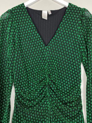 YAS str. S <br/> sort og grøn glimmerkjole