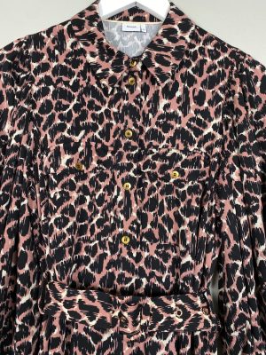 Nümph str. 36 <br/> kort kjole med bælte, sort, råhvid og lilla