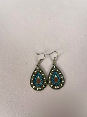 Ørering metaldråbe med stensætning