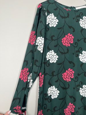 Pieszak str. 36 <br/> grøn kjole med blomster