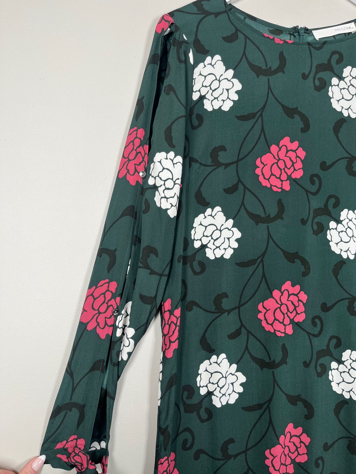 Pieszak str. 36 <br/> grøn kjole med blomster - Billede 2