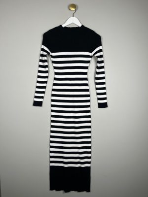 Offwhite sort stribet tight kjole med lange ærmer