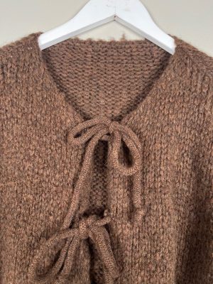 Cardigan str. SM <br/>vamset strik med bindebånd