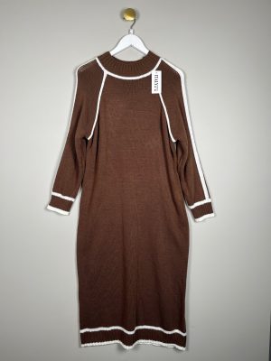 Italy Moda str. S M <br/> brun lang strik kjole med offwhite