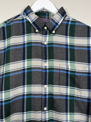 Tommy Hilfiger str. L <br/> ternet opkradset skjorte