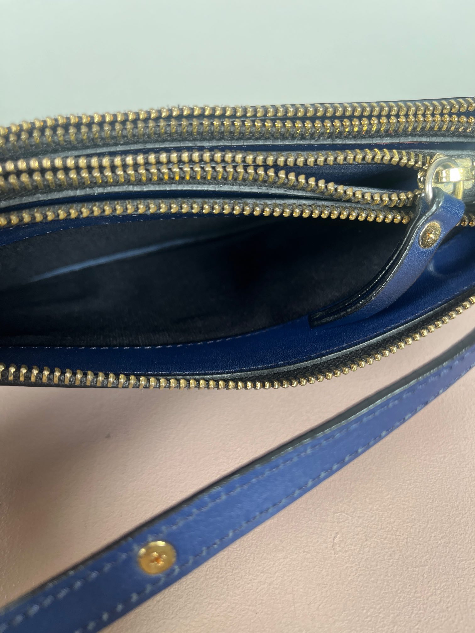 Rika by Ulrika Lundgren blå skuldertaske med 3 rum - Billede 3