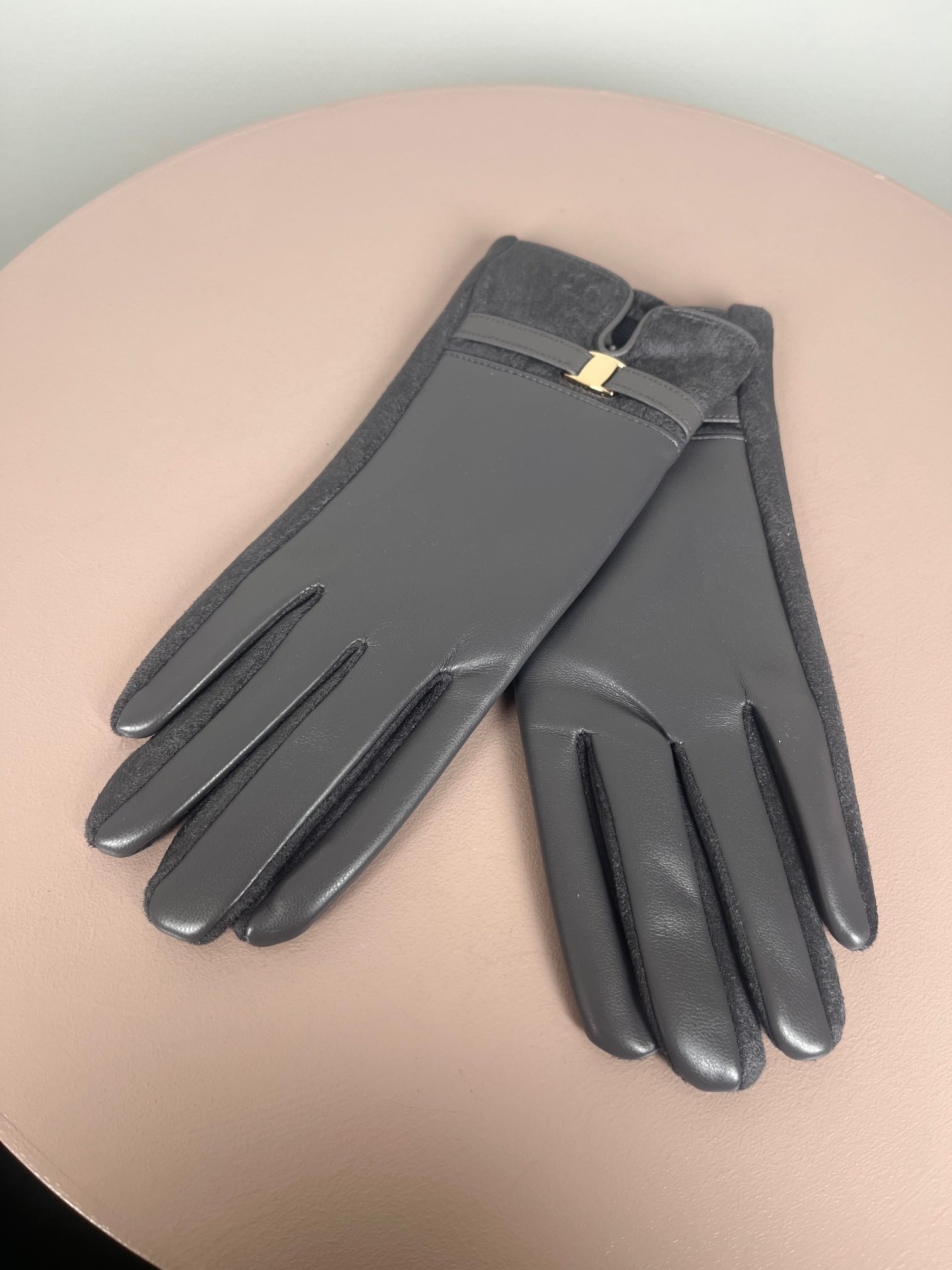 Imiteret skindhandske blød kvalitet str. 7 8 Grå