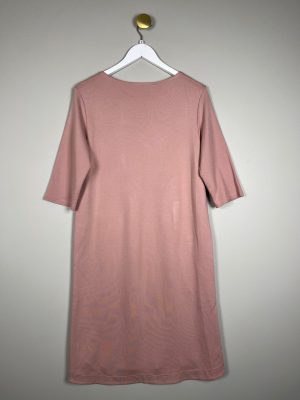 Ilse Jacobsen str. 40 laksefarvet kjole