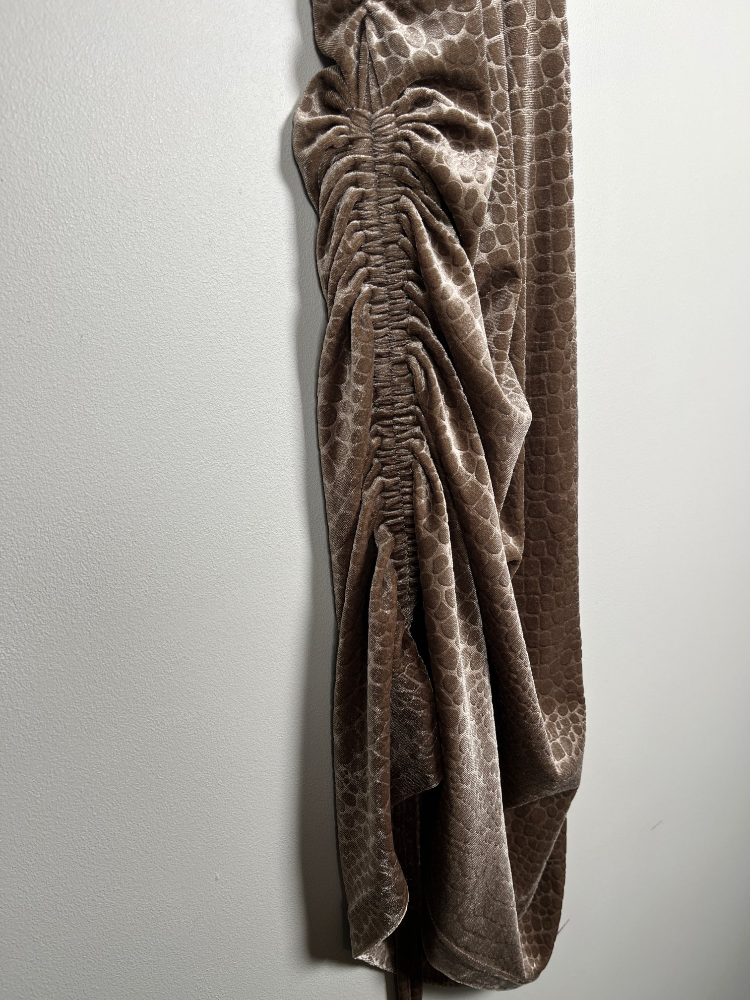 Han Kjøbenhavn str. S <br/> skulderfri shape kjole i leopardpræget brun guld - Billede 4