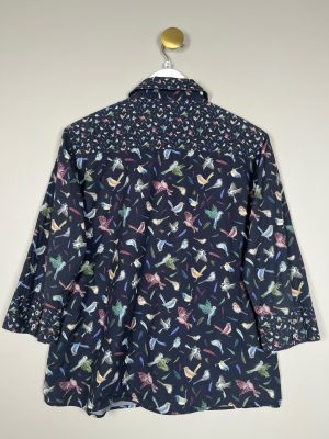 Gerry Weber str. 38 <br/> blå skjorte med fugleprint