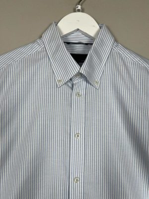 Identity str. 42 <br/> blåstribet skjorte