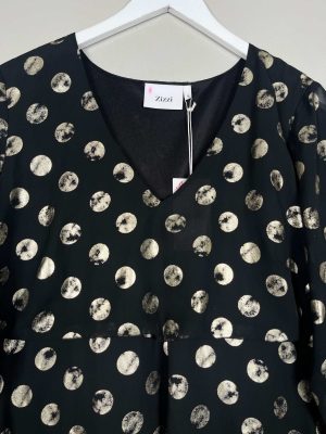 Zizzi str. 42/22 <br/> sort kjole med sølvcirkler