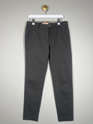 Gustav str. 36 <br/> dusty oliven buks med skrålomme