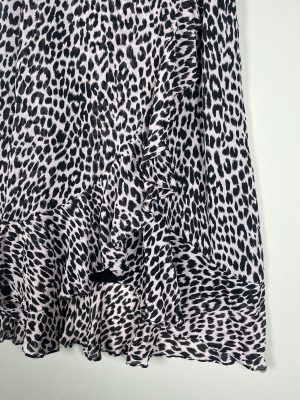 Sand str. 34 <br/> rosa nederdel med sort mønster