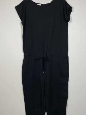 Mads Nørgaard str. 36 <br/> sort buksedragt uden ærmer