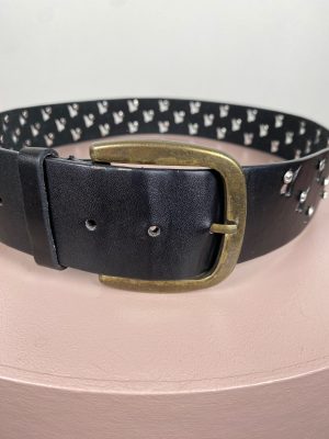 Læderbælte sort med hulmønster og sten str. 95 cm