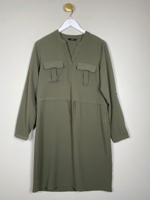 Only str. 34 <br/> susto olivengrøn kjole