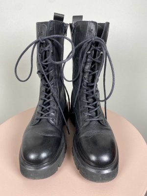 Via Vai str. 38 <br/> sort støvler med snøre