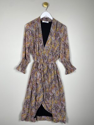 Co Couture str. M <br/> Mønstret kjole med guldnist og bindebånd