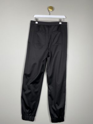 Stella Nova str. 40 <br/> sort blank buks med hvid pipe i siden