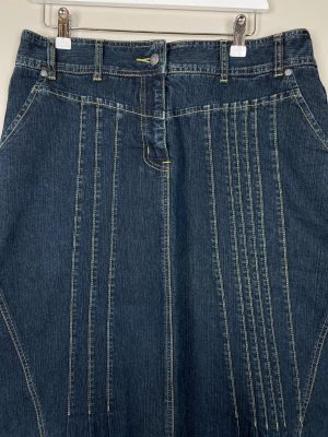 Oktan str. L <br/> mørkeblå nederdel